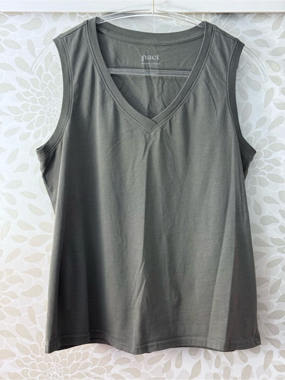 Pact Women’s L Gray Organic Cotton V Neck Sleeveless Tee T Shirt Tank Top